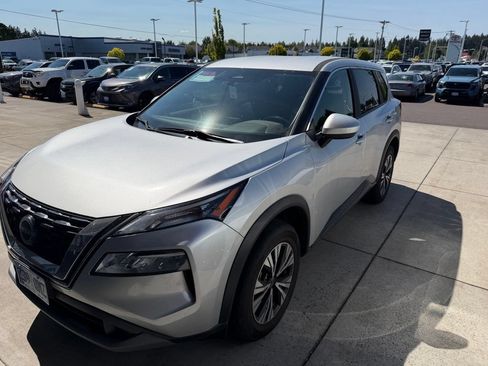 Used 2023 Nissan Rogue SV AWD/4WD image 2