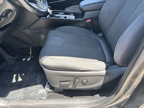 Used 2020 Hyundai Santa Fe SEL w/ Convenience Package FWD image 18