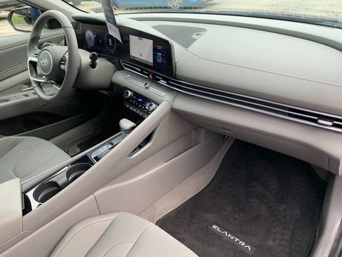 Certified 2024 Hyundai Elantra SEL w/ Convenience Package FWD image 11