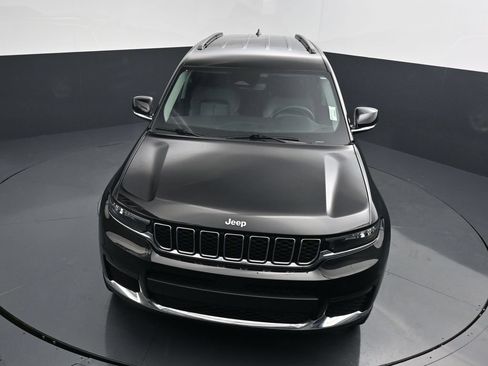 Used 2023 Jeep Grand Cherokee L Limited AWD/4WD image 25
