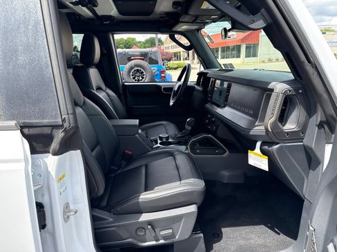 New 2026 Ford Bronco Badlands w/ Sasquatch Package AWD/4WD image 35