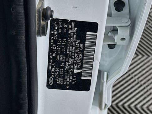 Used 2014 Hyundai Accent SE image 12