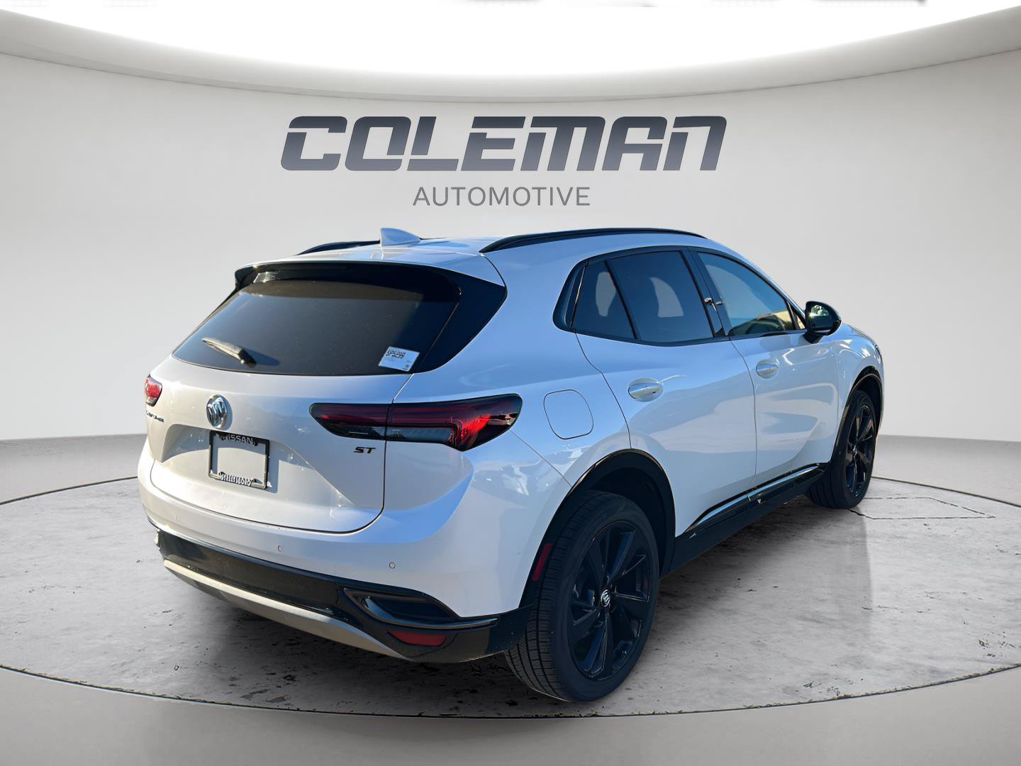 Used 2023 Buick Envision Essence w/ Sport Touring Package FWD image 3