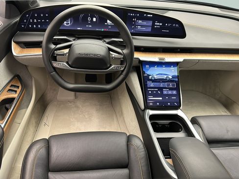 Used 2024 Lucid Air Touring AWD/4WD image 11