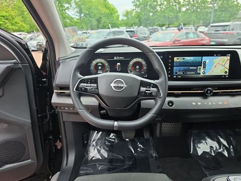 Used 2024 Nissan Ariya FWD image 15