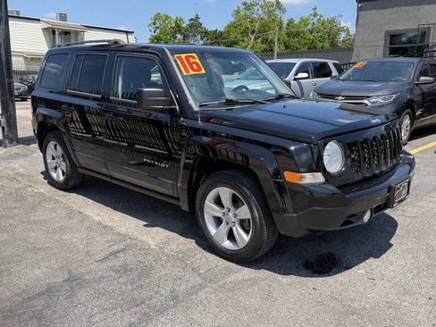 Used 2016 Jeep Patriot Latitude FWD image 8