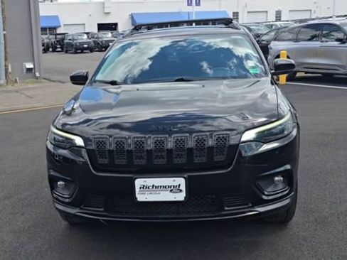 Used 2019 Jeep Cherokee Latitude Plus AWD/4WD image 4