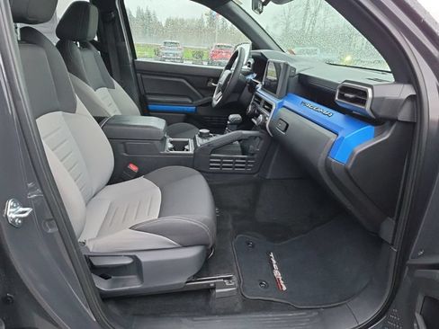 Used 2025 Toyota Tacoma TRD Off-Road AWD/4WD image 28