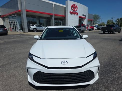 New 2026 Toyota Camry LE w/ Convenience Package image 2