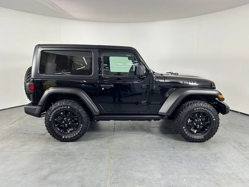 Used 2022 Jeep Wrangler Sport AWD/4WD image 8