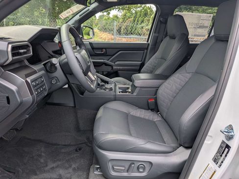 New 2026 Toyota 4Runner TRD Off-Road Premium AWD/4WD image 7