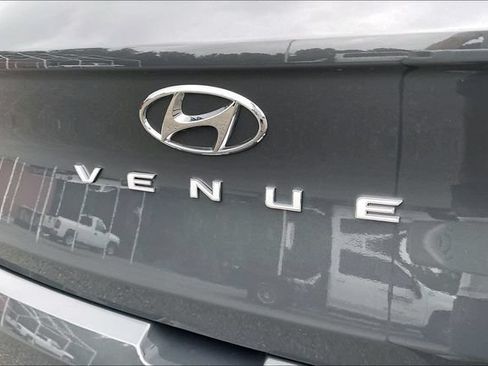 Used 2026 Hyundai Venue SEL FWD image 23