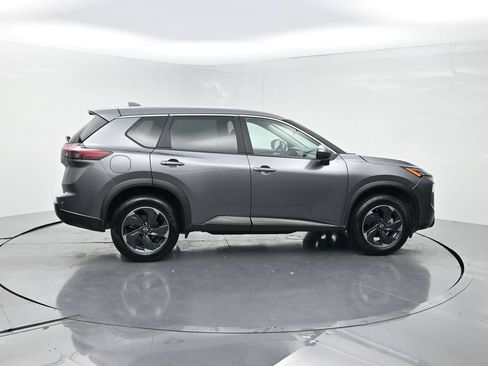 Used 2025 Nissan Rogue SV FWD image 4