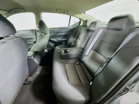 Used 2024 Nissan Altima 2.5 SV image 14