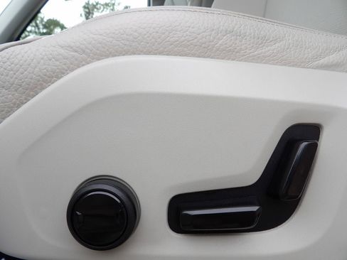 Certified 2024 Volvo XC90 B5 Core w/ Climate Package image 14