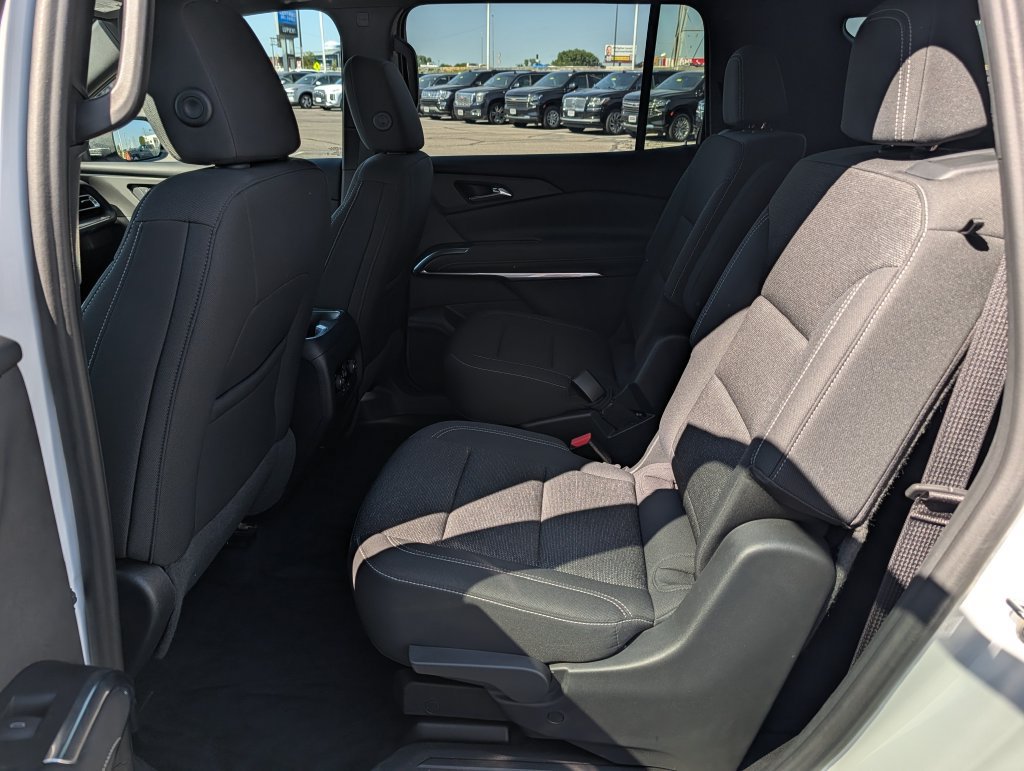 Used 2024 Chevrolet Traverse LT AWD/4WD image 16