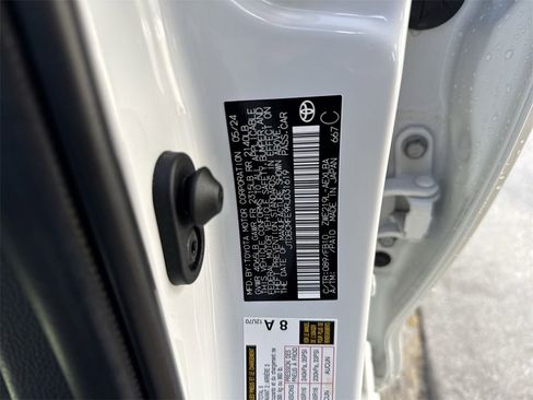 Used 2024 Toyota Corolla LE image 60