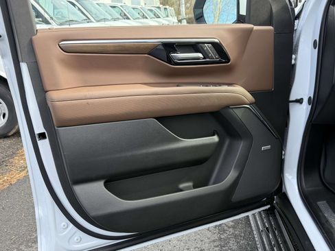 New 2026 Chevrolet Tahoe High Country image 18