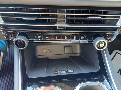 New 2025 Chevrolet Traverse LT w/ LPO, Floor Liner Package image 23