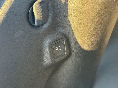 New 2026 Jeep Compass Latitude w/ Sun and Sound Group AWD/4WD image 6