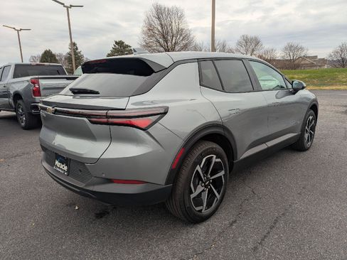 New 2026 Chevrolet Equinox EV LT FWD image 16