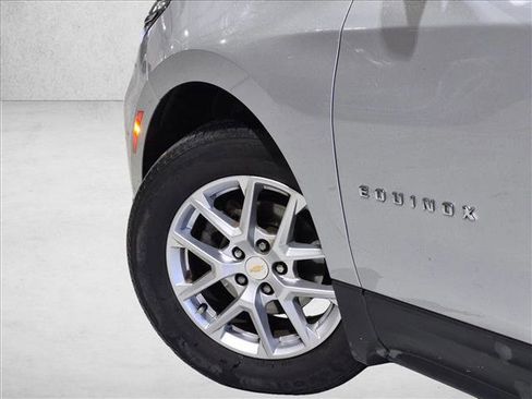 Used 2022 Chevrolet Equinox LT FWD image 10