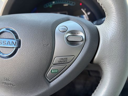 Used 2016 Nissan Leaf SV image 7