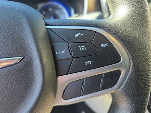 Used 2019 Chrysler Pacifica Touring Plus w/ Tire & Wheel Group image 20