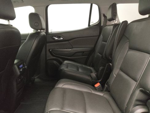 Used 2019 GMC Acadia SLT w/ LPO, Floor Liner Package image 18