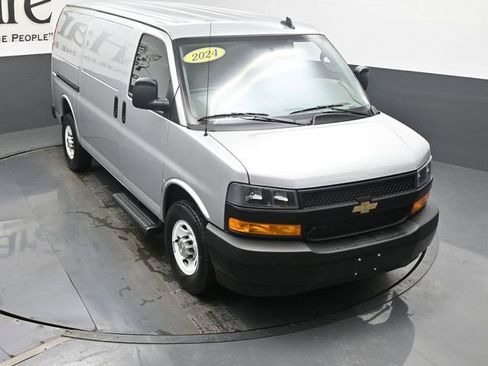 Used 2024 Chevrolet Express 3500 image 43