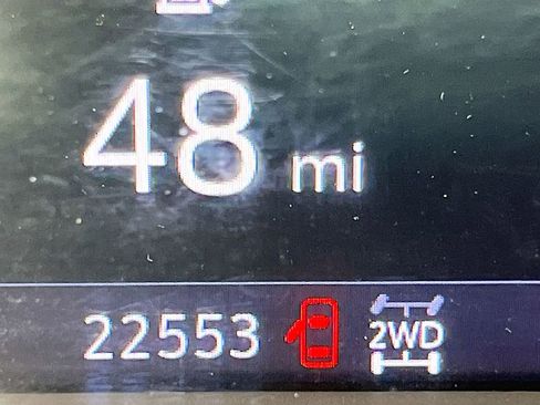 Used 2021 Chevrolet Silverado 1500 LT Trail Boss w/ LT Trail Boss Premium Package image 12