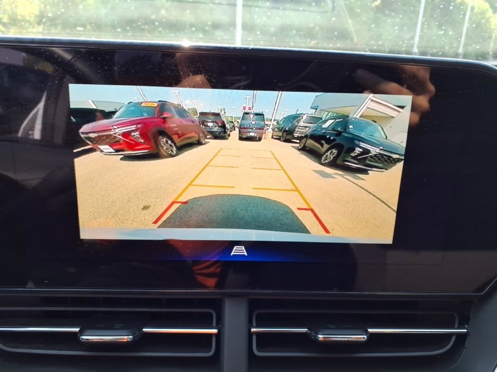 Used 2025 Chevrolet Trax LT w/ LT Convenience Package FWD image 10