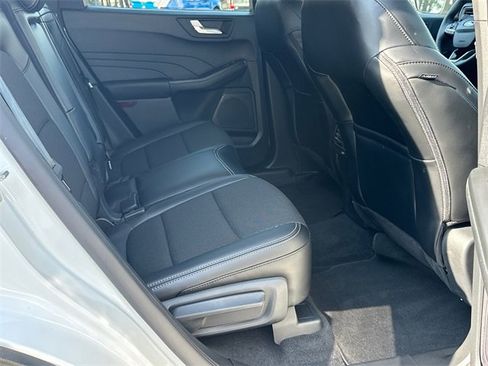New 2025 Ford Escape SE image 16