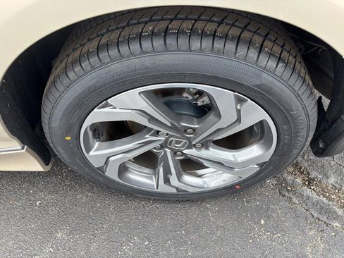 Used 2020 Honda Accord EX image 8