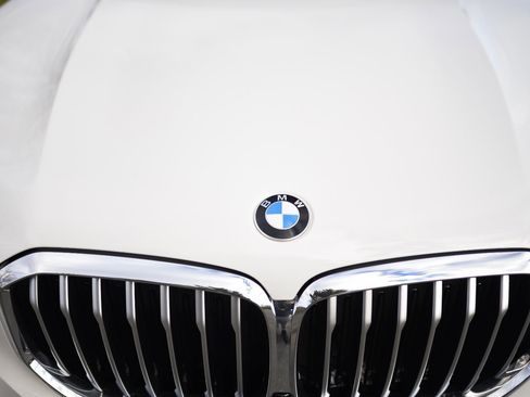 Used 2021 BMW X5 xDrive45e w/ Premium Package 3 image 4