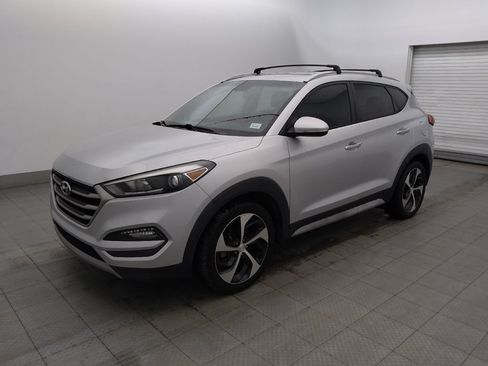 Used 2017 Hyundai Tucson Sport FWD image 2