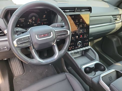 Used 2026 GMC Terrain Elevation w/ Elevation Premium Package FWD image 9