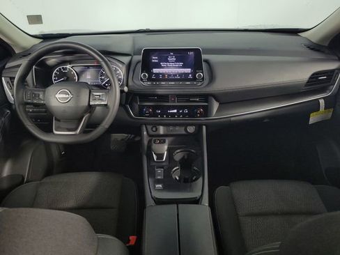 Used 2025 Nissan Rogue SV image 25