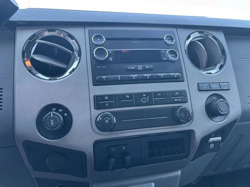 Used 2014 Ford F250 XLT w/ XLT Interior Package image 17