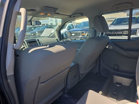 Used 2018 Nissan Frontier SV image 18
