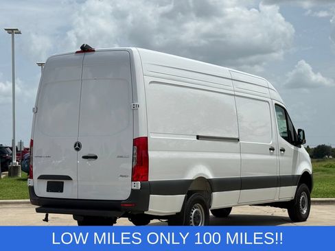 Used 2025 Mercedes-Benz Sprinter 2500 image 5
