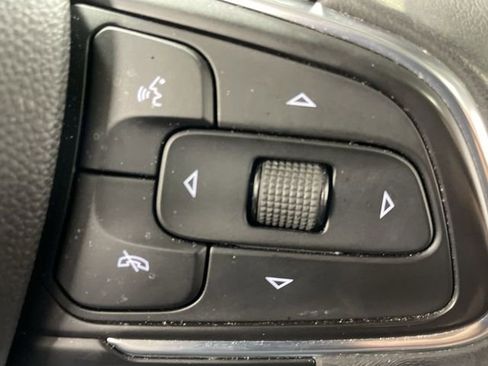 Used 2022 Buick Encore GX Essence w/ Experience Buick Package image 32