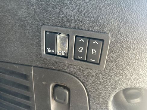 Used 2015 Chevrolet Tahoe LT AWD/4WD image 25