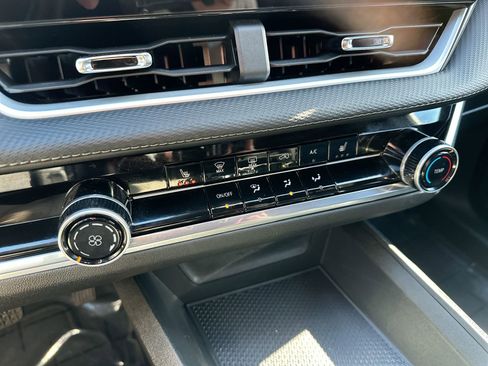 Used 2026 Chevrolet Equinox LT image 19