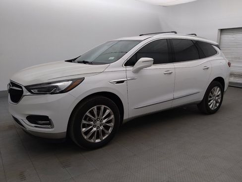 Used 2020 Buick Enclave Essence w/ Sound and Sites Package FWD image 2