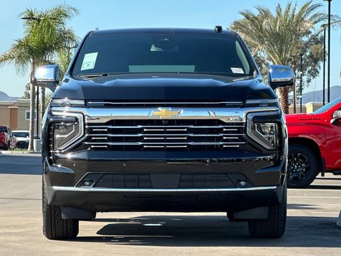 New 2026 Chevrolet Suburban Premier image 9