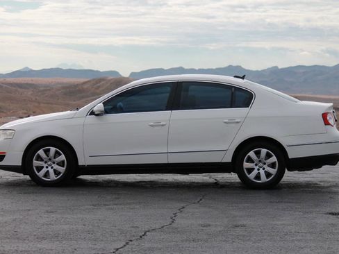Used 2006 Volkswagen Passat 2.0T image 4