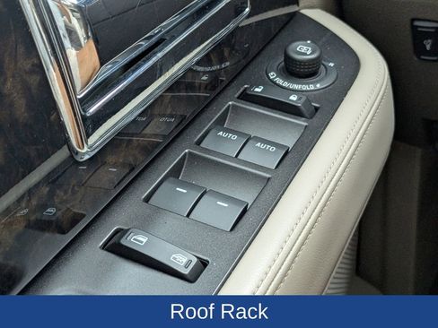 Used 2017 Lincoln Navigator Select image 25