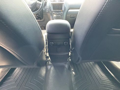 Used 2017 Ford Explorer XLT w/ Equipment Group 202A image 27