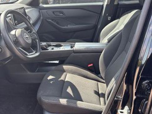 Certified 2024 Nissan Rogue S FWD image 3